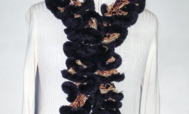 Ruffle Scarf-Black & Tan